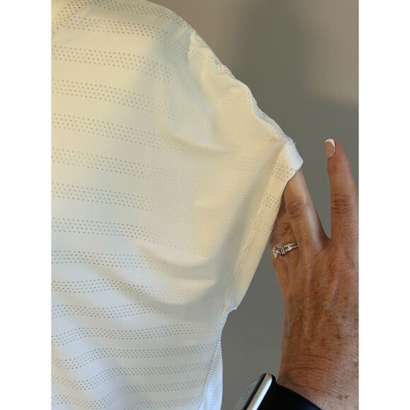 ELLEN TRACY Cream Short Sleeve Top with Textured Stripes Size Medium - Picture 3 of 8